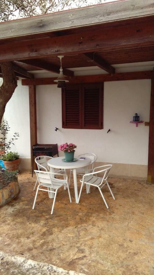 Villa Lilla ออสตูนี ภายนอก รูปภาพ